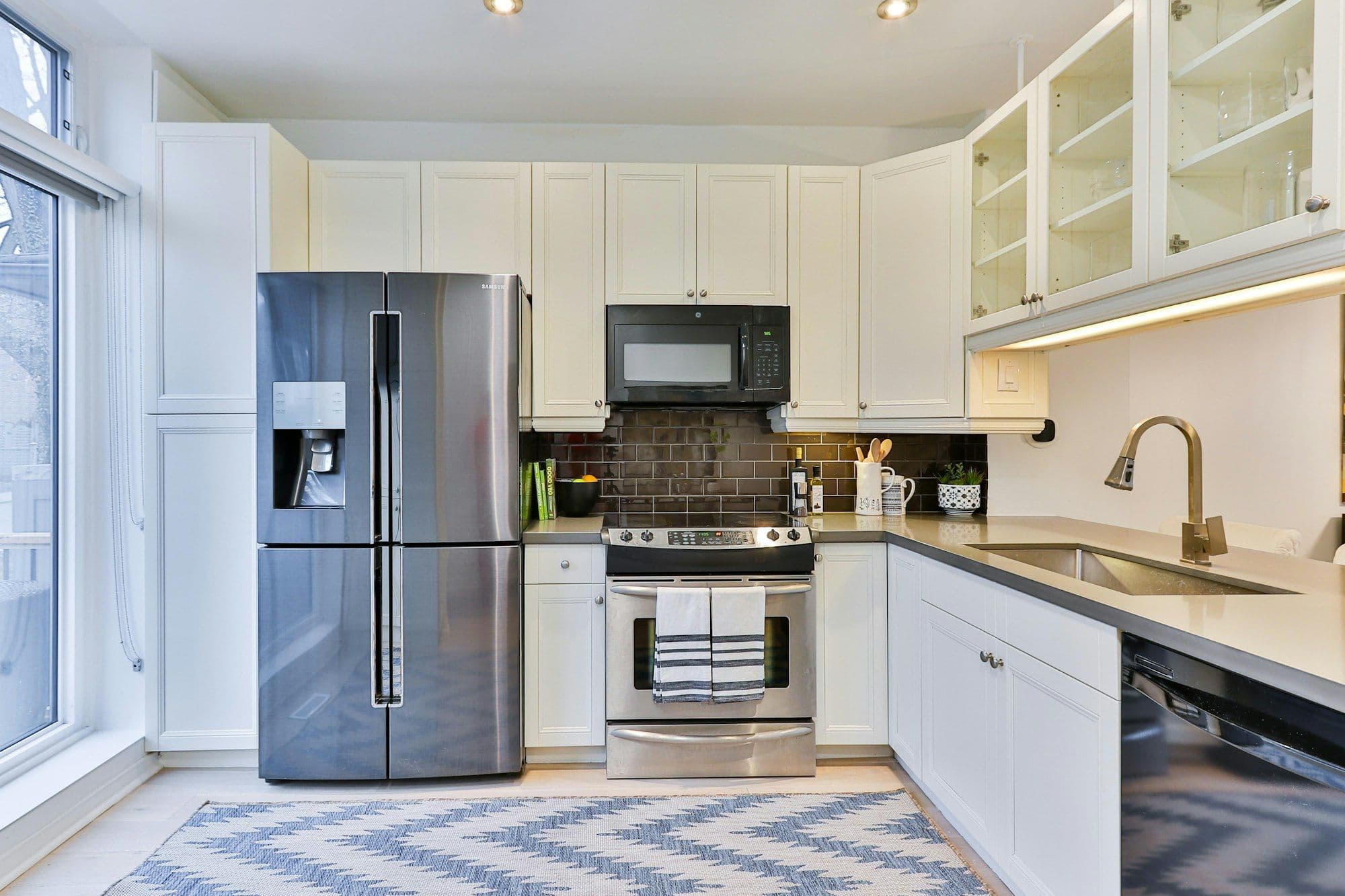Integrated refrigeration in a fitted kitchen