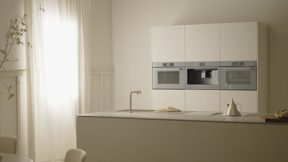V-ZUG fitted kitchen with integrated appliances